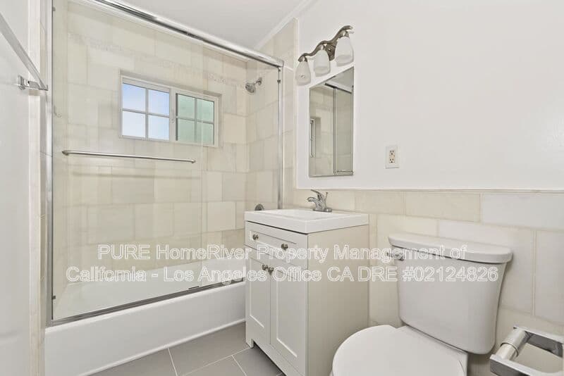 Santa Monica House: 1527 Harvard St