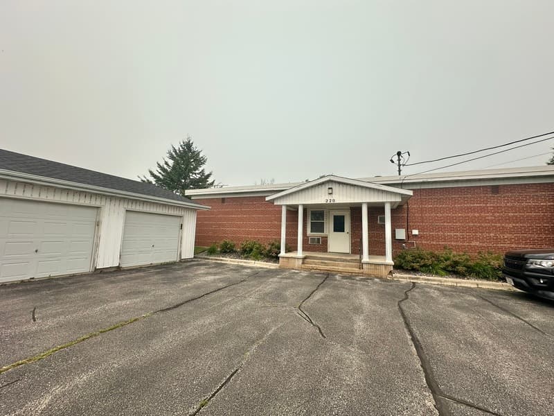 Seymour Condo: 220 Robbins Street - 5