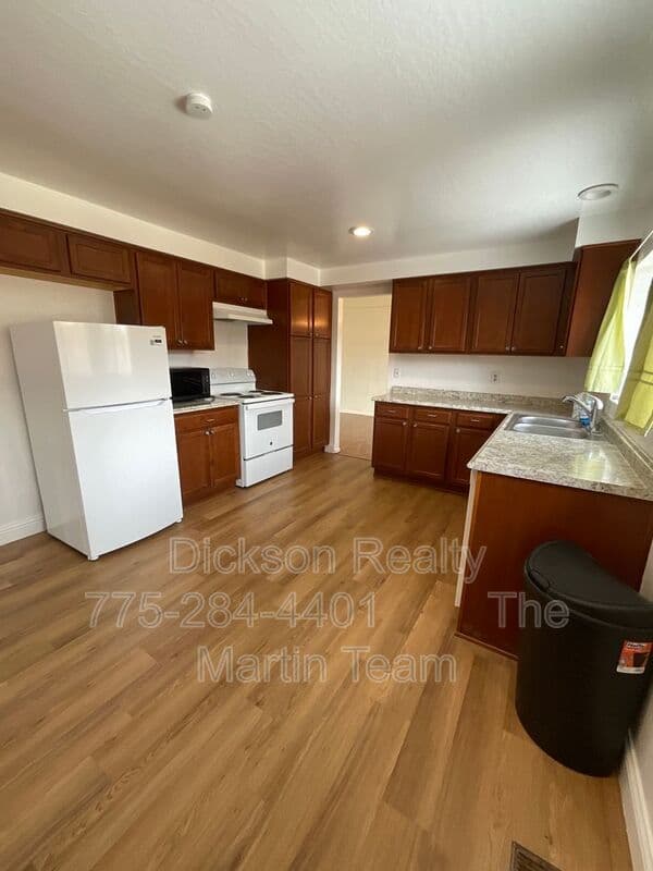 Sparks House: 3268 Bunker Hill Lane