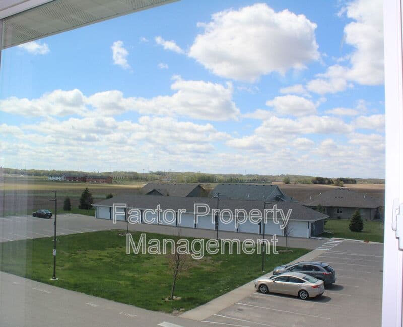 Belle Plaine Condo: 561 Elk Street South
