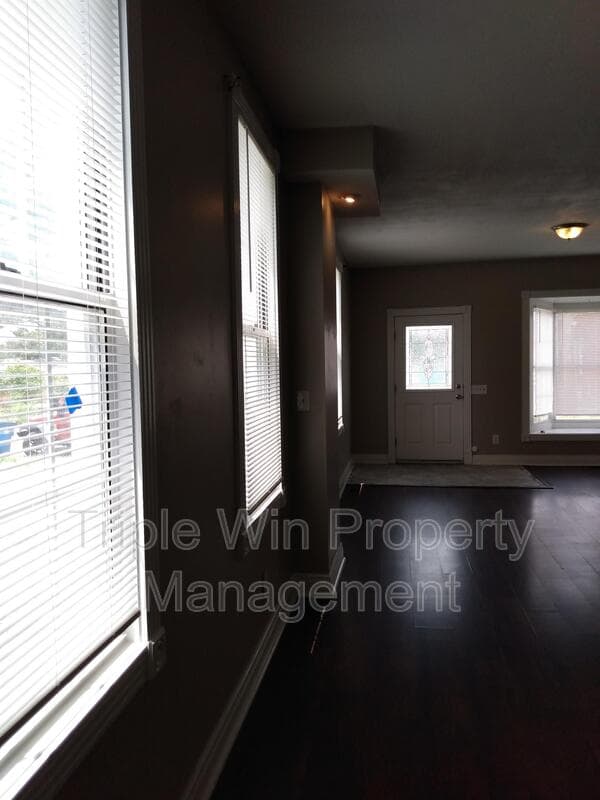 St. Louis House: 236 Wachtel Ave