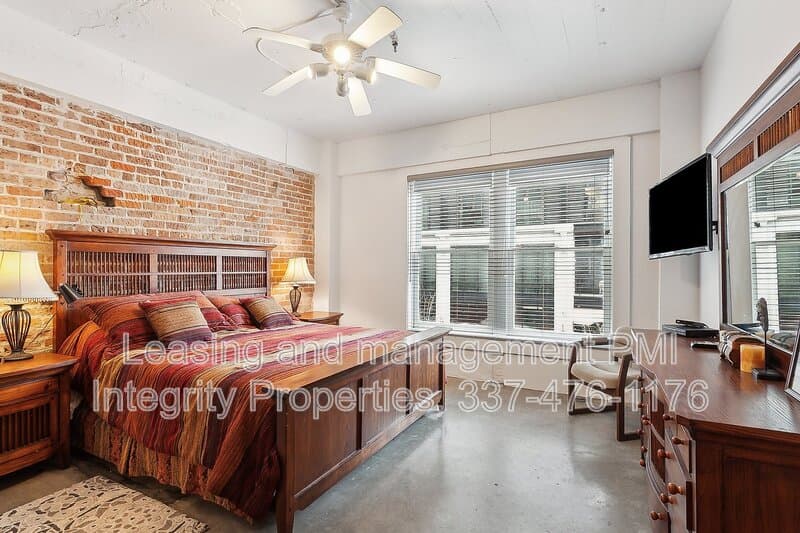 New Orleans Condo: 909 Lafayette Street