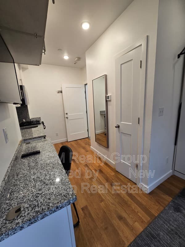 Chelsea Condo: 16 Fifth Street