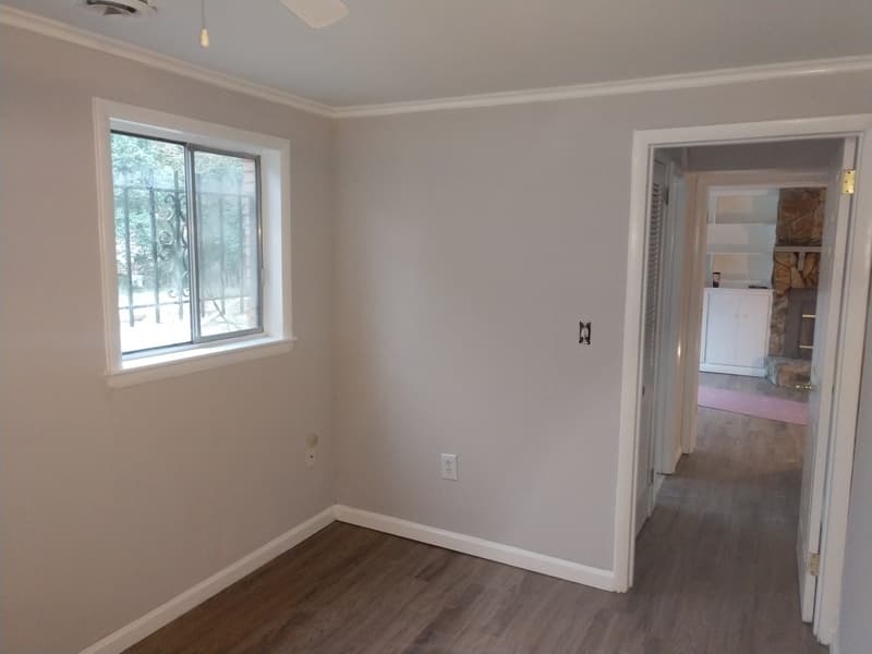 Monroe Condo: Bedroom in Mid Century Mini Mansion - All Utilities & Wif Included  - Pool