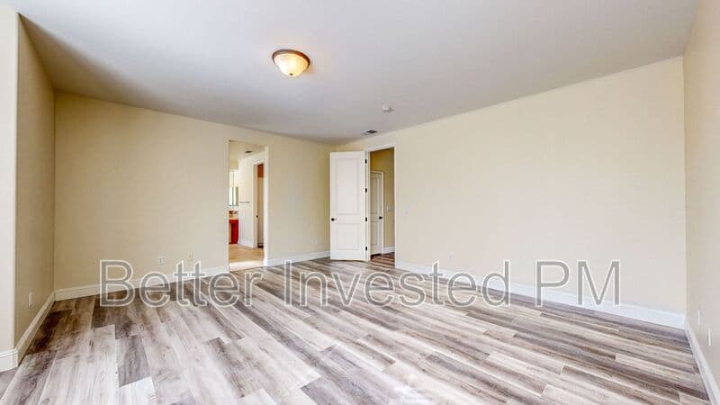 Santa Rosa House: 1363 Gordon Ln