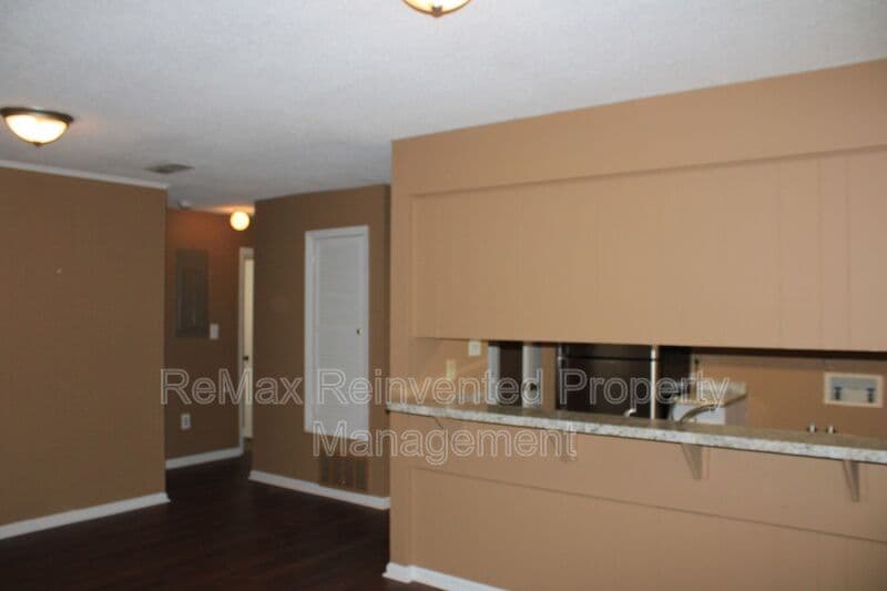 Augusta House: 2248 Winston Way