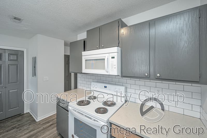 Columbiana Condo: 100 Egg And Butter Rd