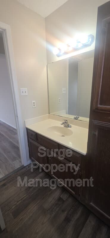 Benbrook Condo: 237 Vista Way