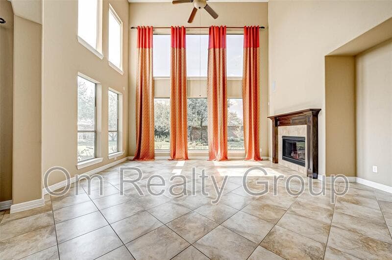 Sugar land House: 2910 Cotswold lane