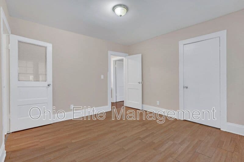 Columbus House: 243 N Wayne Ave