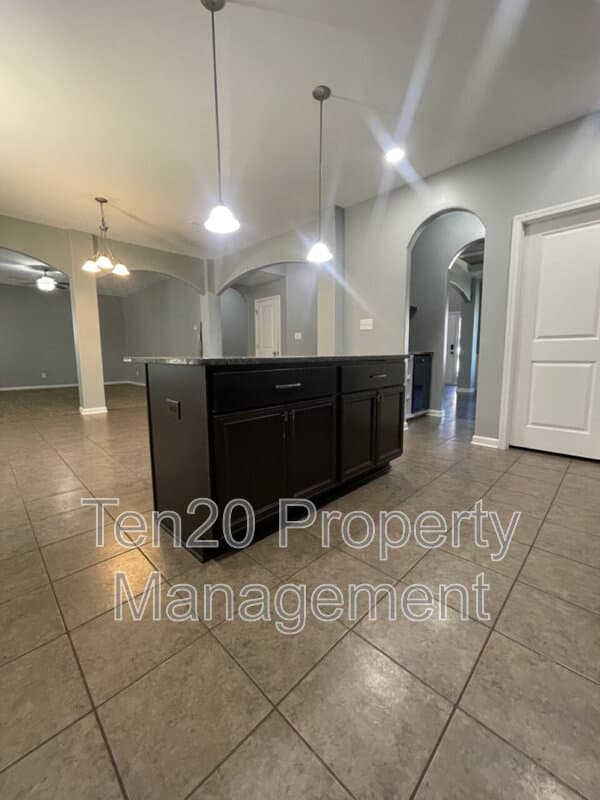 Columbus House: 4955 Brightstar Lane
