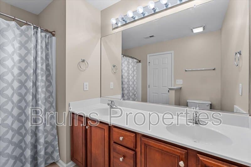 High Point House: 3522 Park Hill Crossing Drive