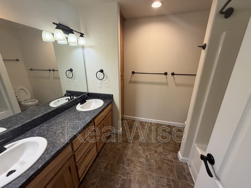 Grants Pass House: 1575 SW Yucca Dr