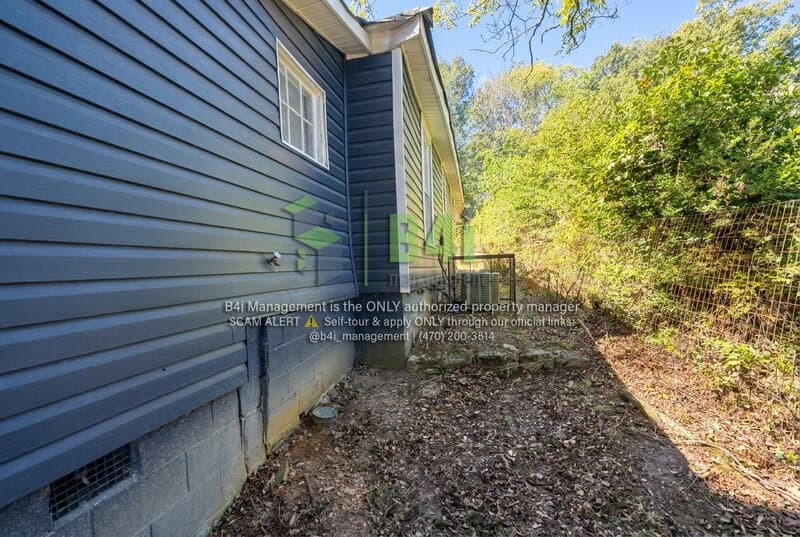 LaGrange House: 313 McCall Street