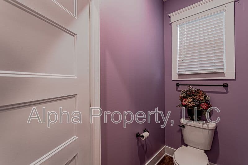 Greenville House: 14 Burl Ct