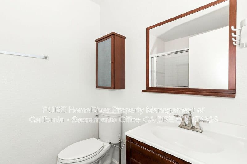 Carmichael House: 4924 Olive Oak Way