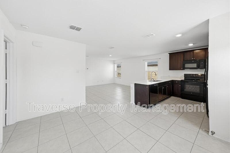 Azle House: 1380 Beach Dr
