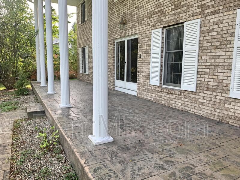 Mt. Pleasant House: 61 Cedar