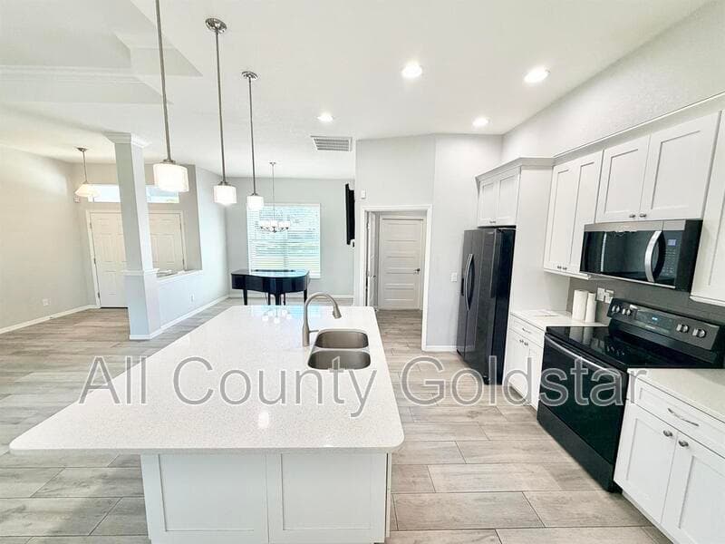 North Port House: 4443 Cinderella Cir