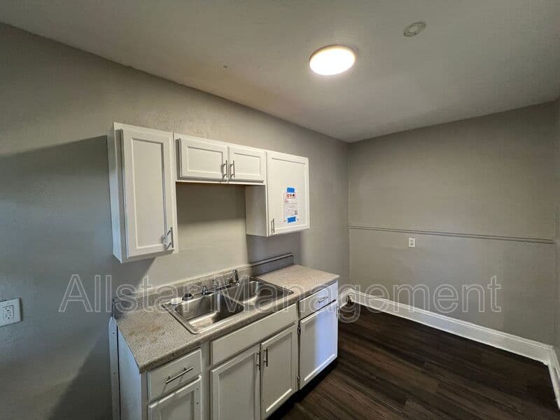 Cleveland Condo: 13815 Idarose Ave