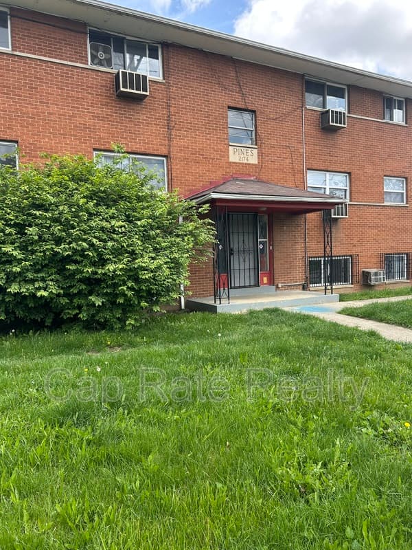 Columbus House: 2174 Sullivant Ave, Columbus, OH 43223