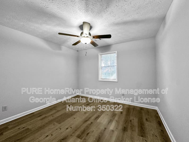 Fayetteville House: 140 Landing Dr