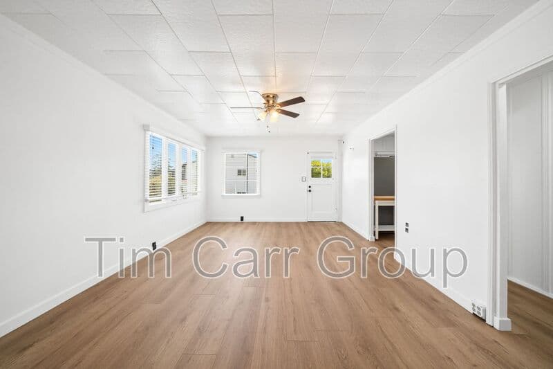 Costa Mesa Condo: 123 E 18th Street