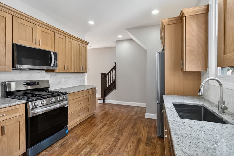 Montclair House: 99 Lincoln Street