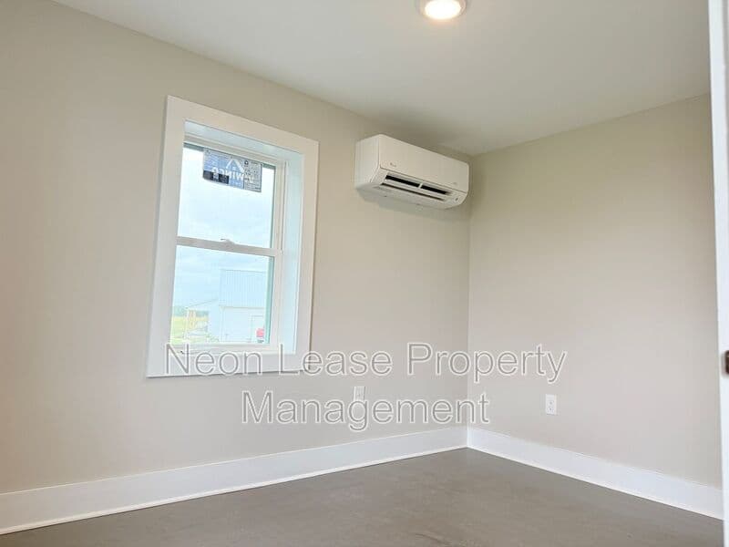Greenwood House: 13404 Saint Johnstown Rd