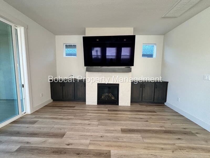 Carson City House: 1128 Grove St