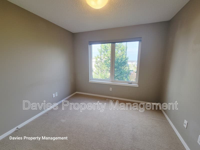 Edmonton Townhome: 603 Watt Boulevard SW
