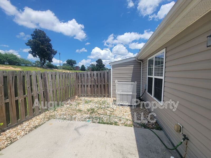 Grovetown House: 1406 Anna Way