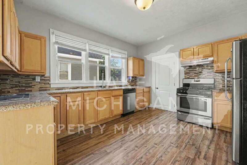 Grand Rapids House: 41 Diamond Ave NE