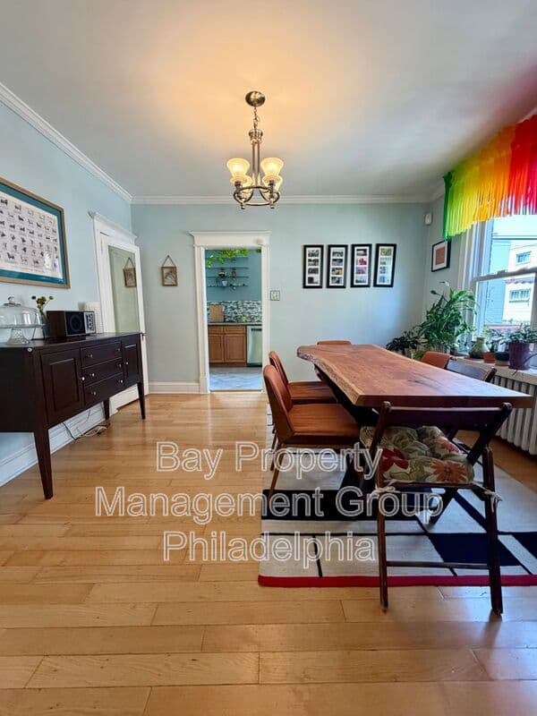 Upper Darby House: 216 Glencoe Rd