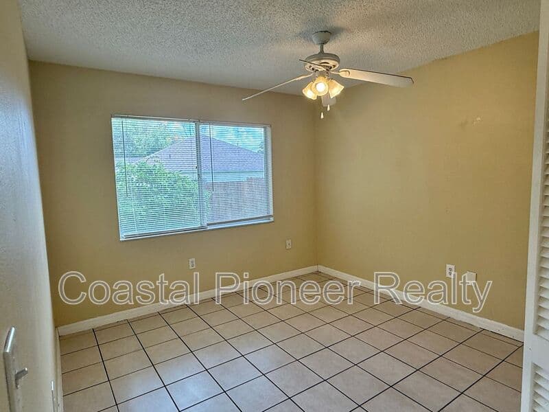 Spring Hill House: 6063 Shingler Ave