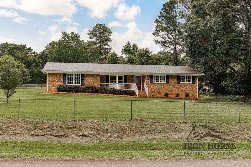 Watkinsville House: 1190 Arrowhead Road