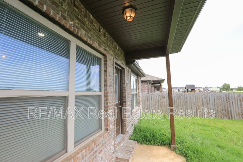 Centerton Condo: 480 Rama St