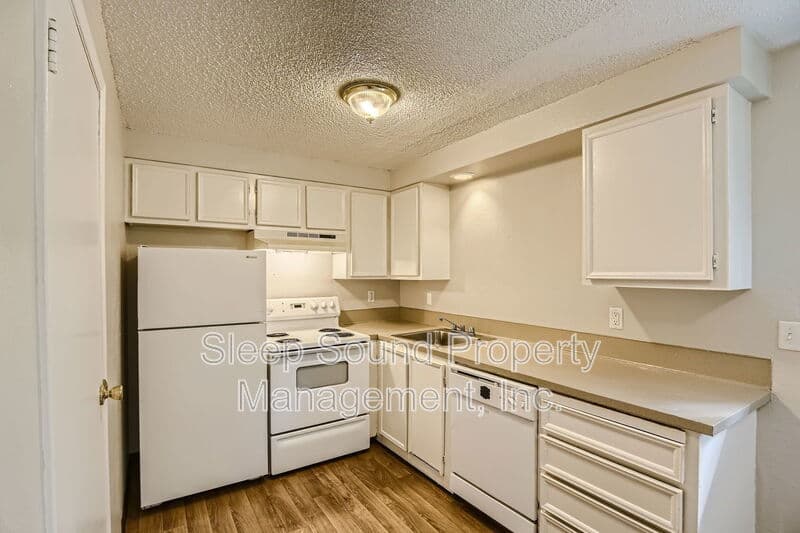 Oregon City Condo: 691 Molalla Avenue