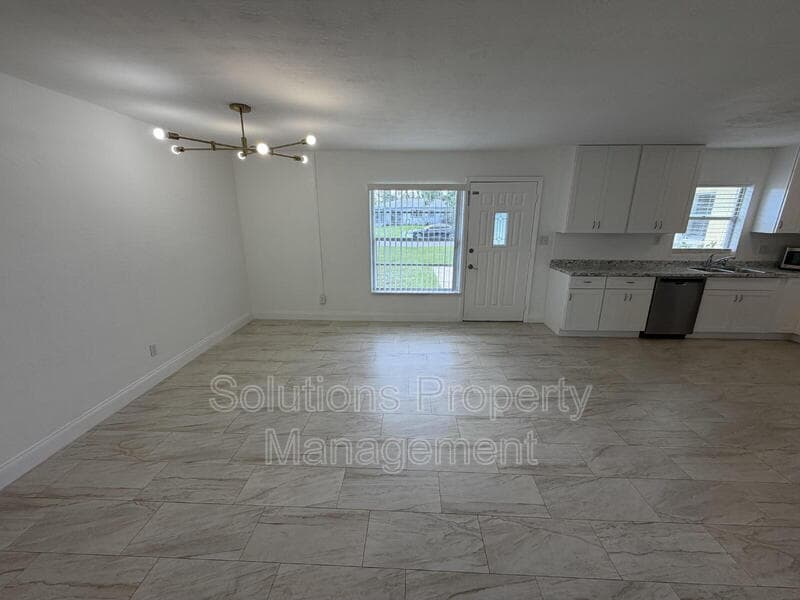 Merritt Island House: 510 Orange Ave