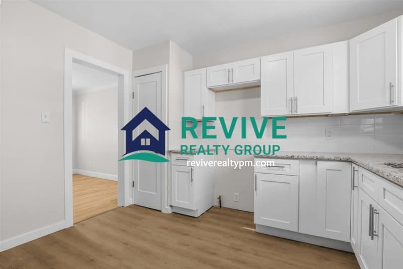 Detroit House: 18503 Prairie Street