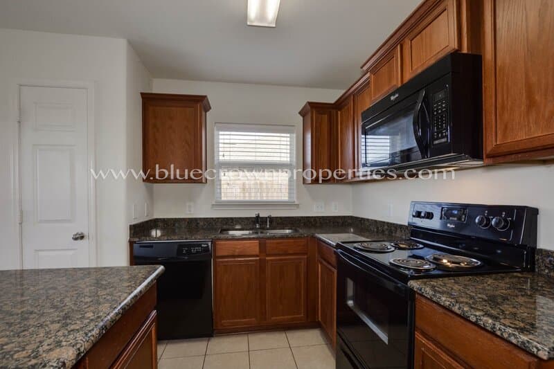 Anna House: 2221 Meadow Drive