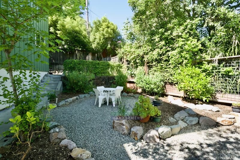 San Anselmo Condo: 1562 Sir Francis Drake Blvd
