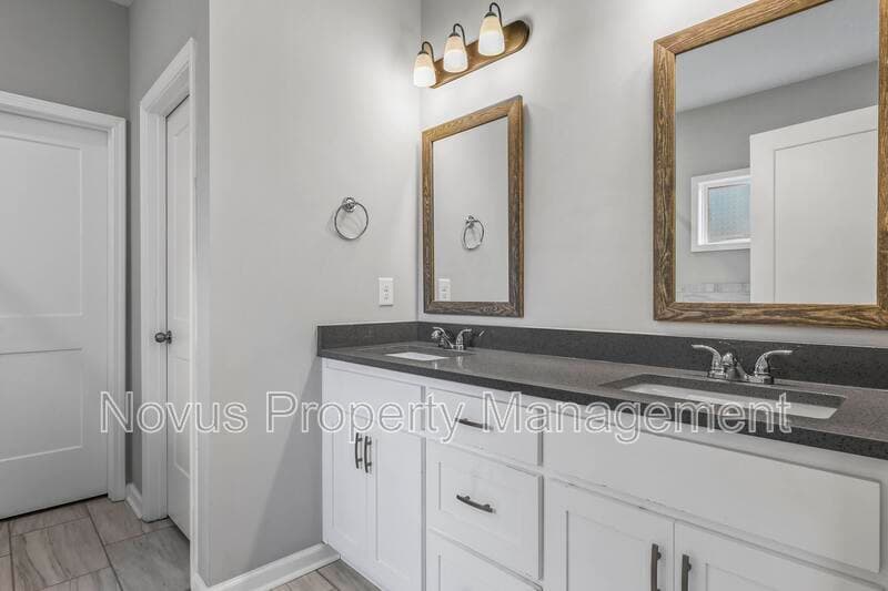Carrollton House: 122 Cedar Park Way