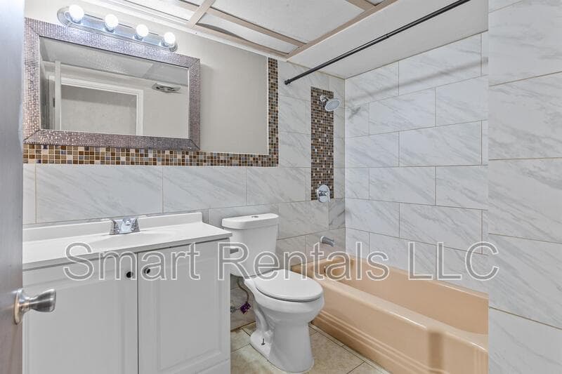 Florissant House: 12 Country Lane