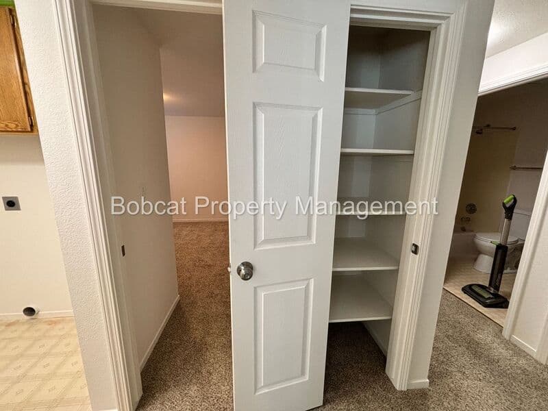 Carson City House: 707 Armory Ln