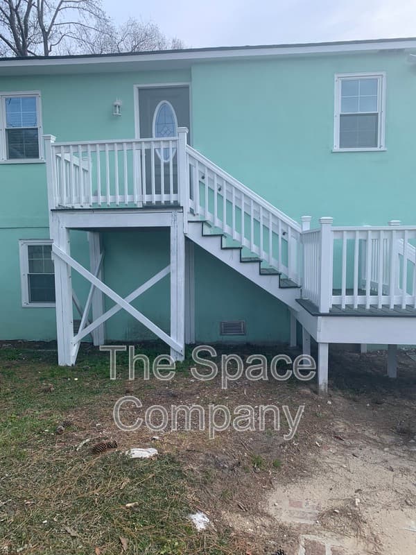 Charleston Condo: 1118 Gunn Avenue