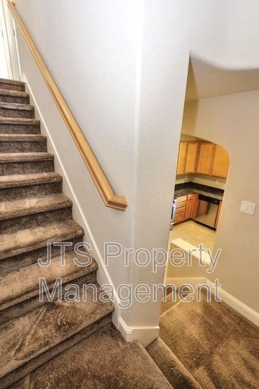 Orangevale House: 9041 Crescenda Lane
