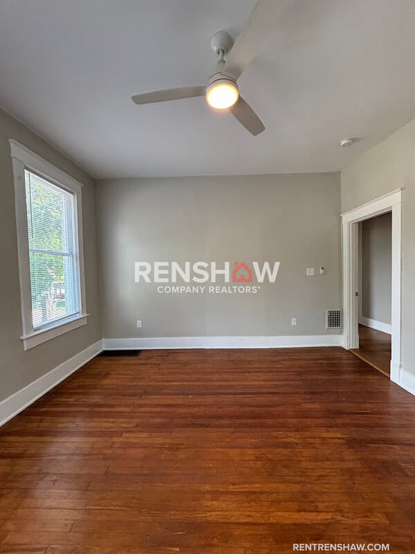 Memphis House: 59 N Willett St