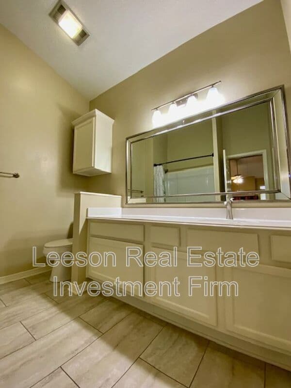SHREVEPORT House: 9221 Ellerbe Rd.