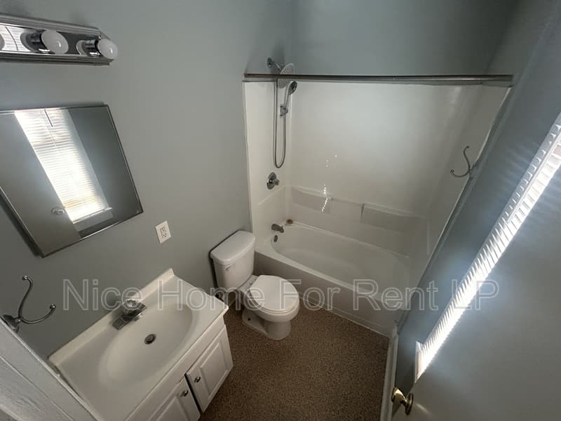 Riverside Condo: 143 Lafayette St